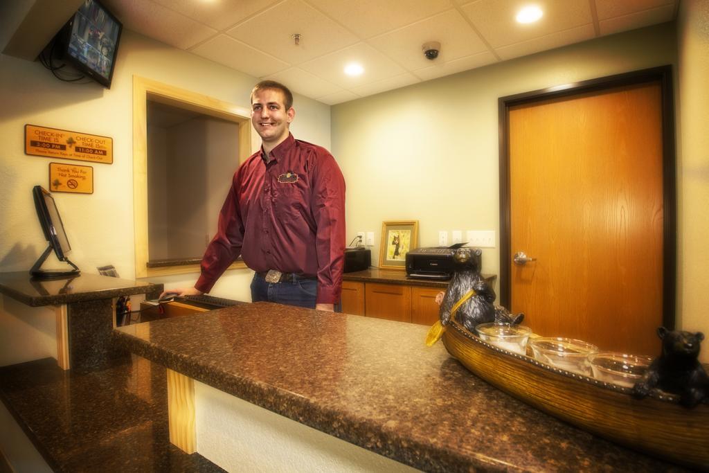Junction Inn Suites & Conference Center Babbitt Экстерьер фото